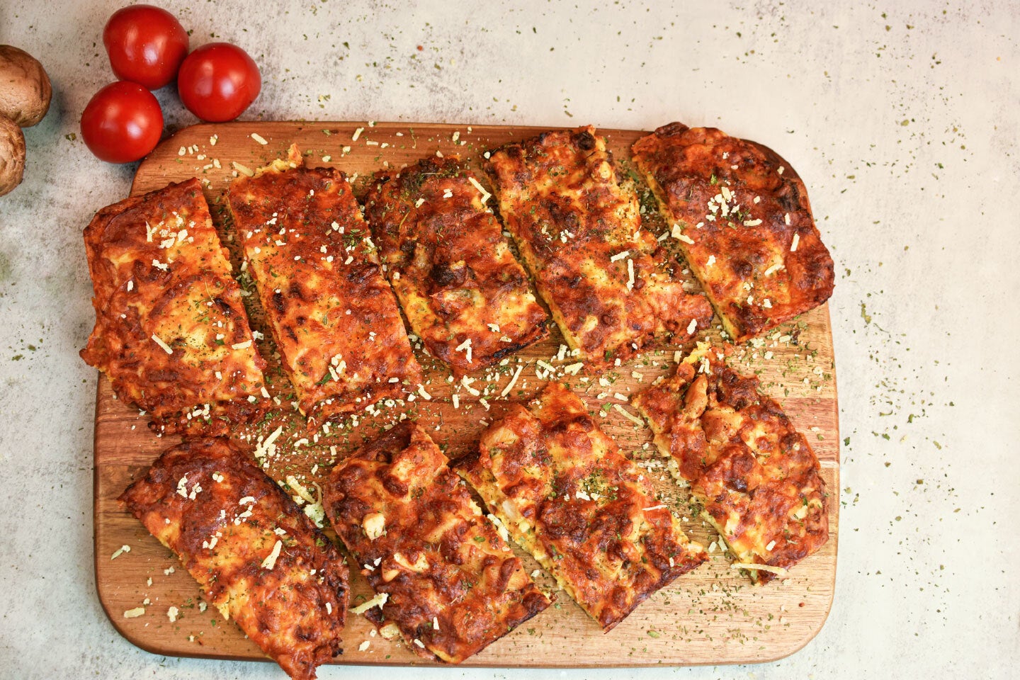 KETO THAI CHICKEN FLATBREAD PIZZA
